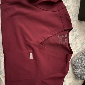 FIGS one pocket scrub top burgundy size small